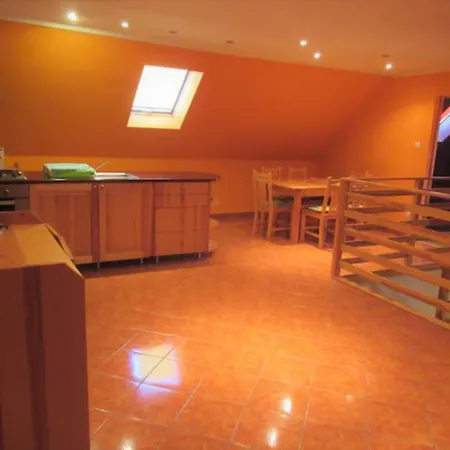 Apartment Menyhart For 6 People In Gyenesdias شقة